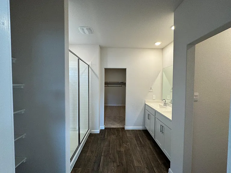 117 Docile Loop — Photo 16