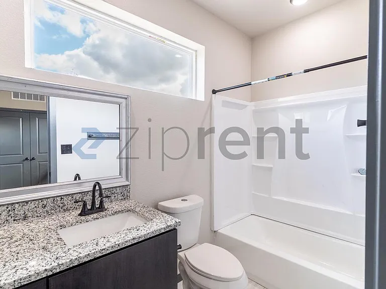 1008 York Ave #A — Photo 11