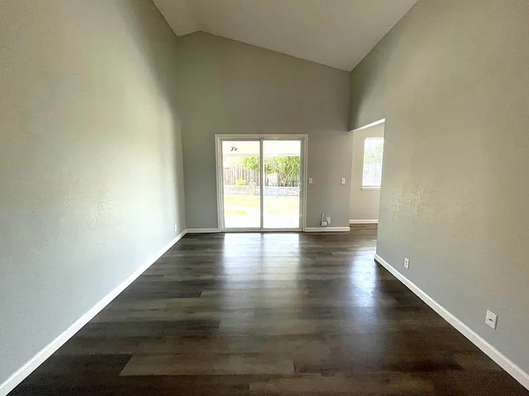 1009 Whistler Dr — Photo 8