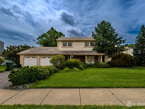 10 Devonshire Rd, Parlin, NJ 08859