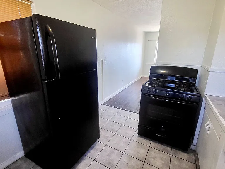 1515 Sycamore St #A — Photo 11