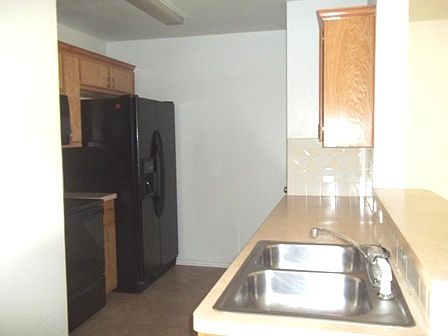 5th image of 1108 Travis Cir