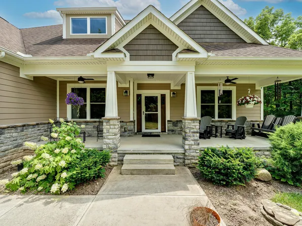 13513 Walker Rd, Ashville, OH 43103