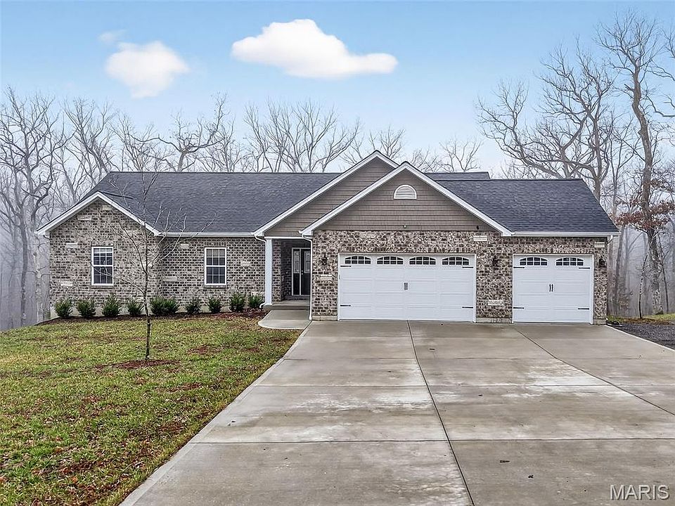 1st image of 300 Shumard Oak Dr