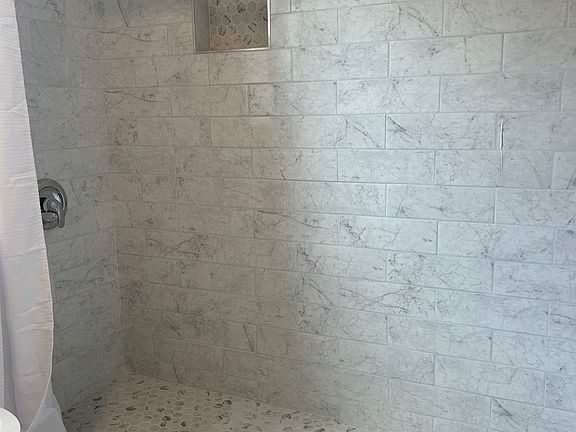 5th image of 369 Park Ave #2