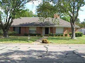 1st image of 4800 Swan Lake Cir
