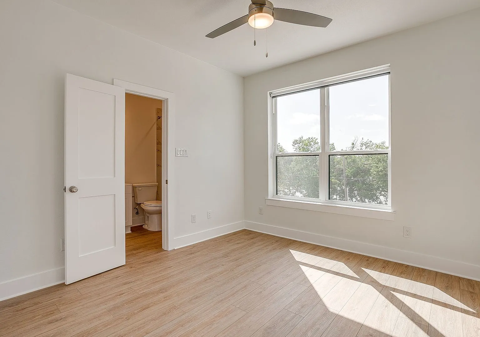2335 Benbrook-2027 — Photo 3