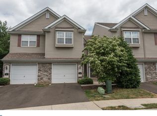 319 Fusilier Ct, Fort Washington, PA 19034