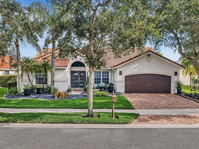 639 Verona Pl — Photo 7