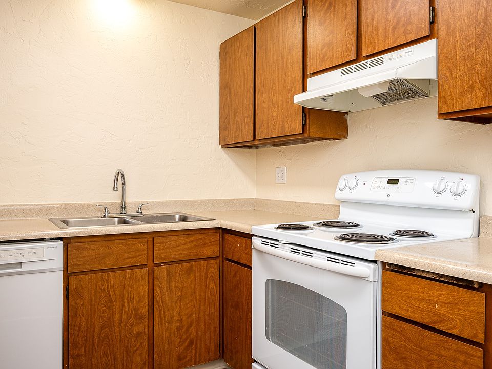 Broadway Center | Kitchen
