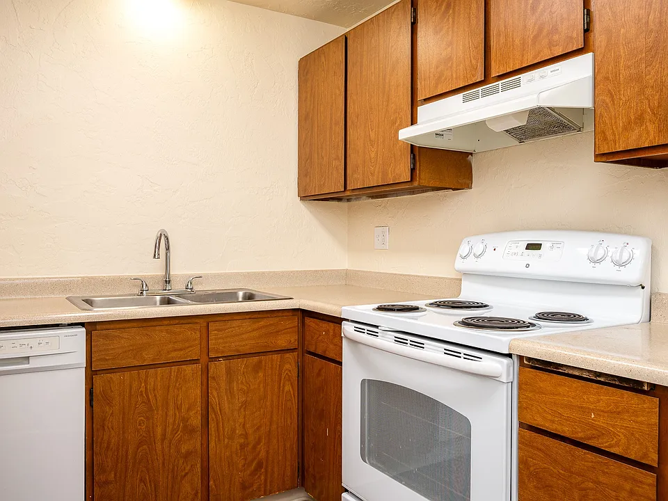 Broadway Center | Kitchen