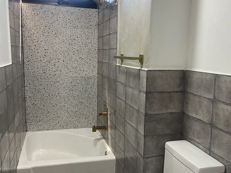 1367 Wilson #4 — Photo 7