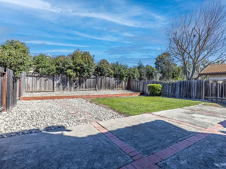 32725 Hilmar St — Photo 29