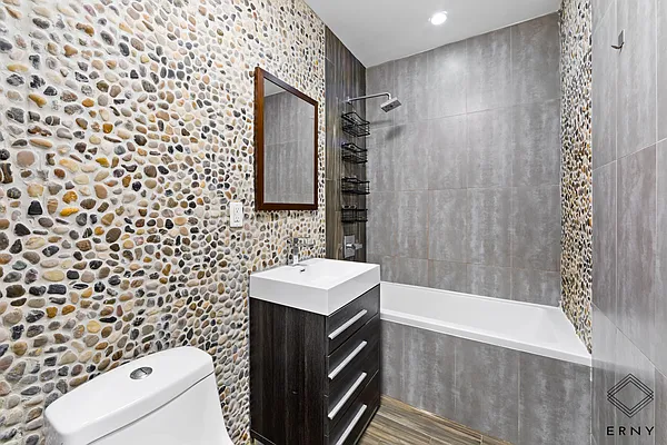 Rented by ERNY LLC | media 29