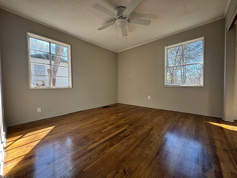 105 Lakeview Dr — Photo 19