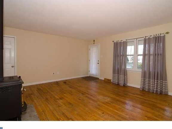 5th image of 109 Garnet Ln
