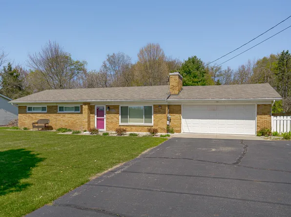 16747 E Augusta Dr, Augusta, MI 49012
