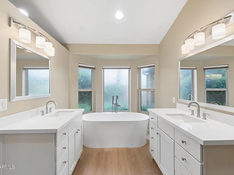 1307 E Treasure Cove Dr — Photo 36