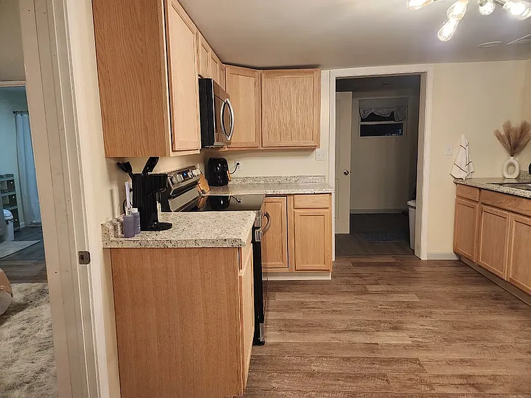 109 Curtis Ave — Photo 12