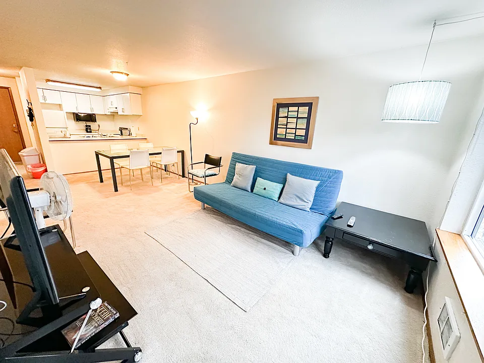 4011 Whitman Ave N #303