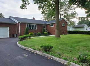 121 Rivercrest Dr, Piscataway, NJ 08854
