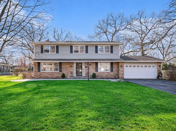 4609 Valerie Dr, Crystal Lake, IL 60014