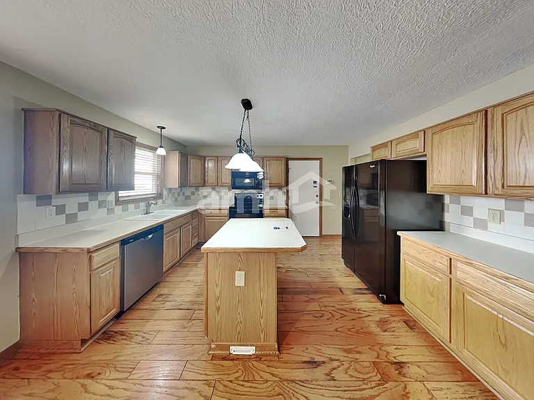 5650 Winsor Woods Dr — Photo 3
