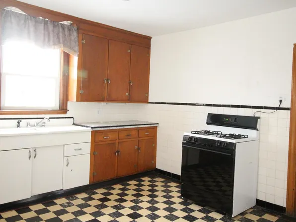 290 Watertown St, Newton, MA 02458
