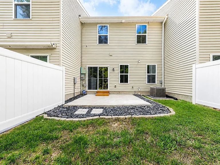 133 Capeside Ct — Photo 14