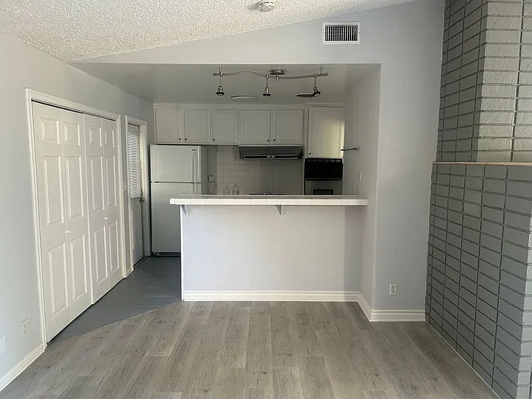 22859 Valerio St — Photo 10