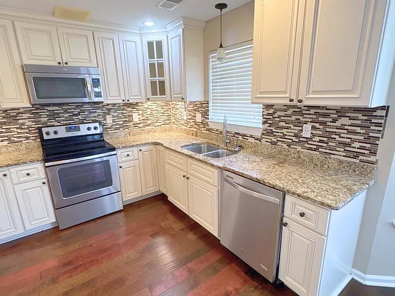 9456 Club Walk Ct — Photo 5