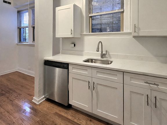 3rd image of 3746 W Irving Park Rd #3746