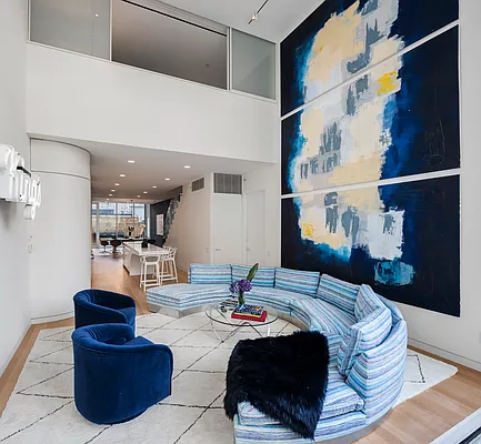 Living room, photo 1
