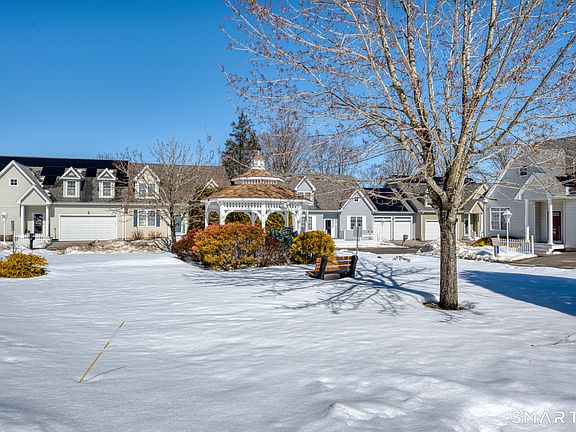 2nd image of 7 Chestnut Hollow Road #7