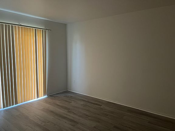 4th image of 31690 Fraser Dr APT 7