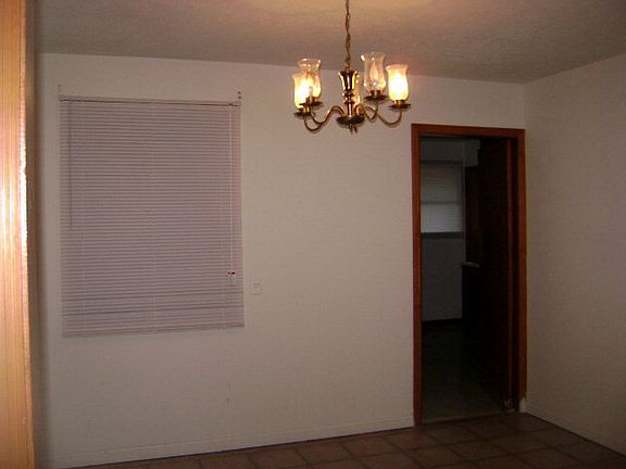 4th image of 684 Sommers Ave