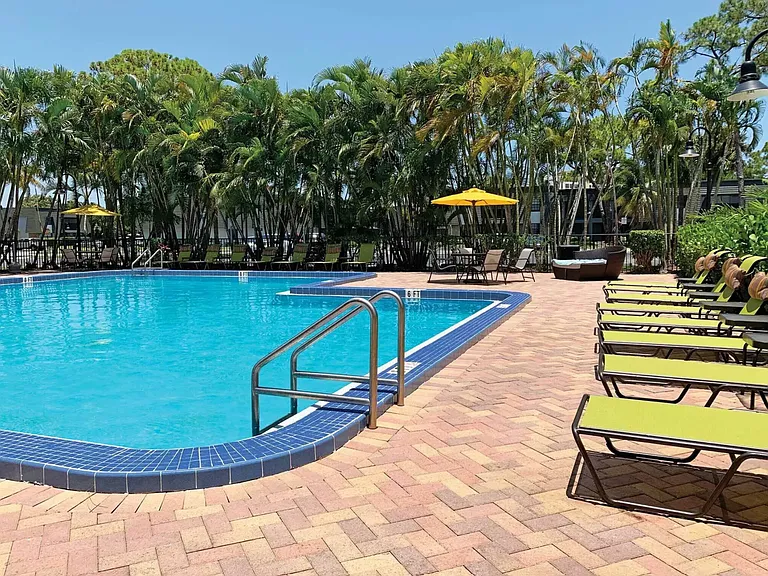 4120 at Palm Beach Gardens — Photo 9