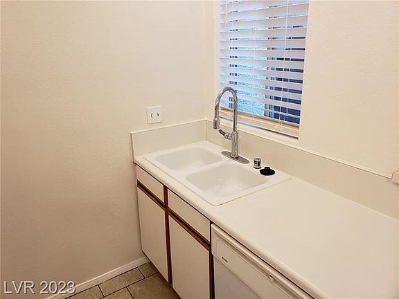 5th image of 4960 Harrison Dr APT 106