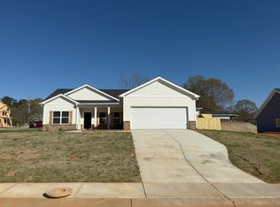 261 Charlotte Cir, Statham, GA 30666