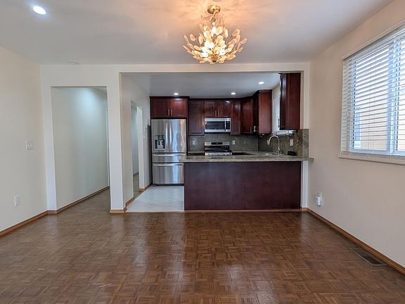 3rd image of 369 Northaven Dr