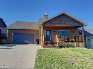 304 7th Ave NW, Watford City, ND 58854