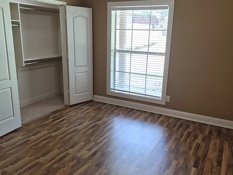 1103 Tiffany Ln — Photo 9