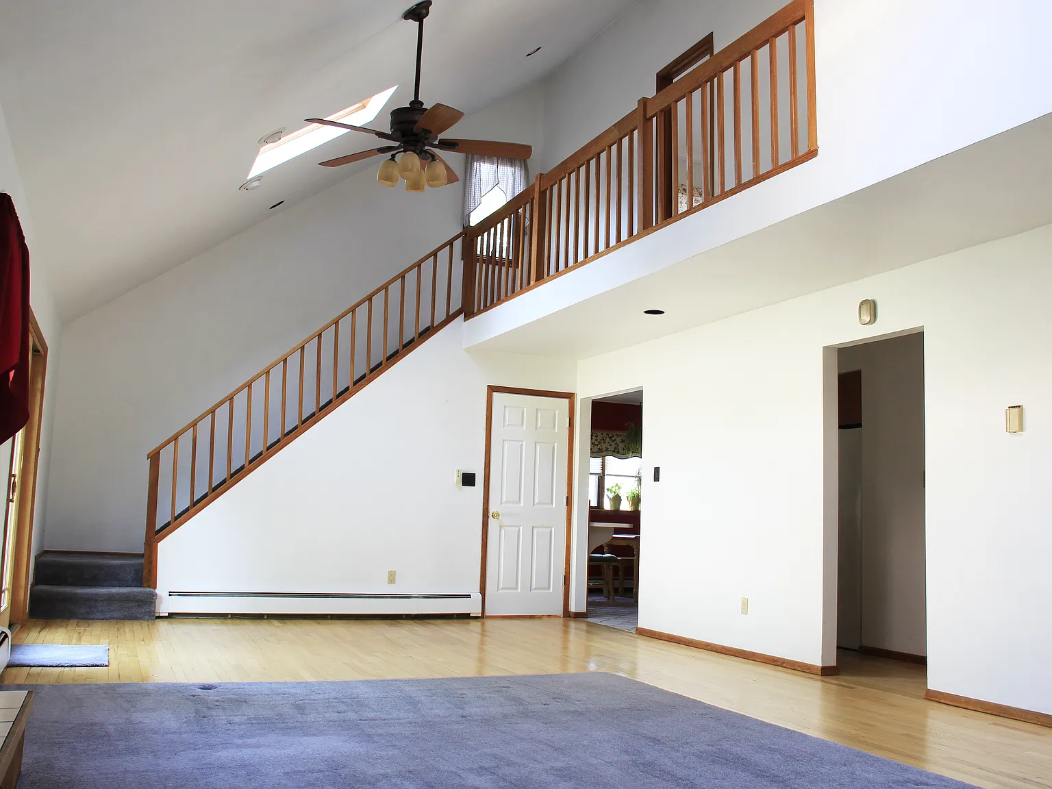 3 bed, 2500 sqft, $4,200 — Photo 2