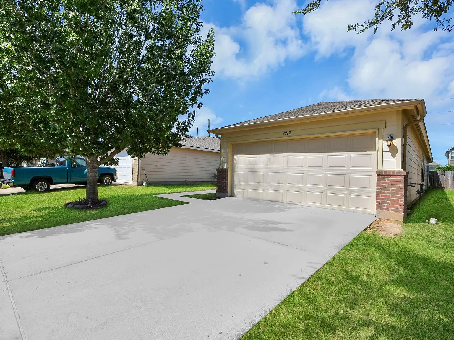 4 bed, 2.0 bath, 1353 sqft, $1,500 — Photo 4