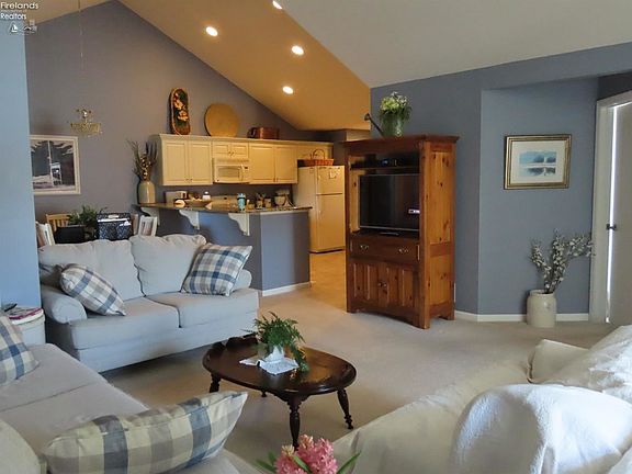 4th image of 2750 Canterbury Cir