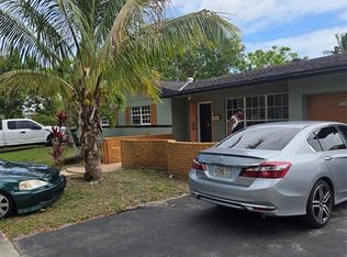 560 NW 202nd Ter, Miami Gardens, FL 33169