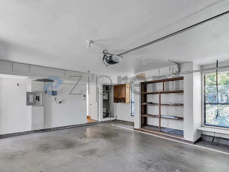 617 Hove Ct — Photo 50