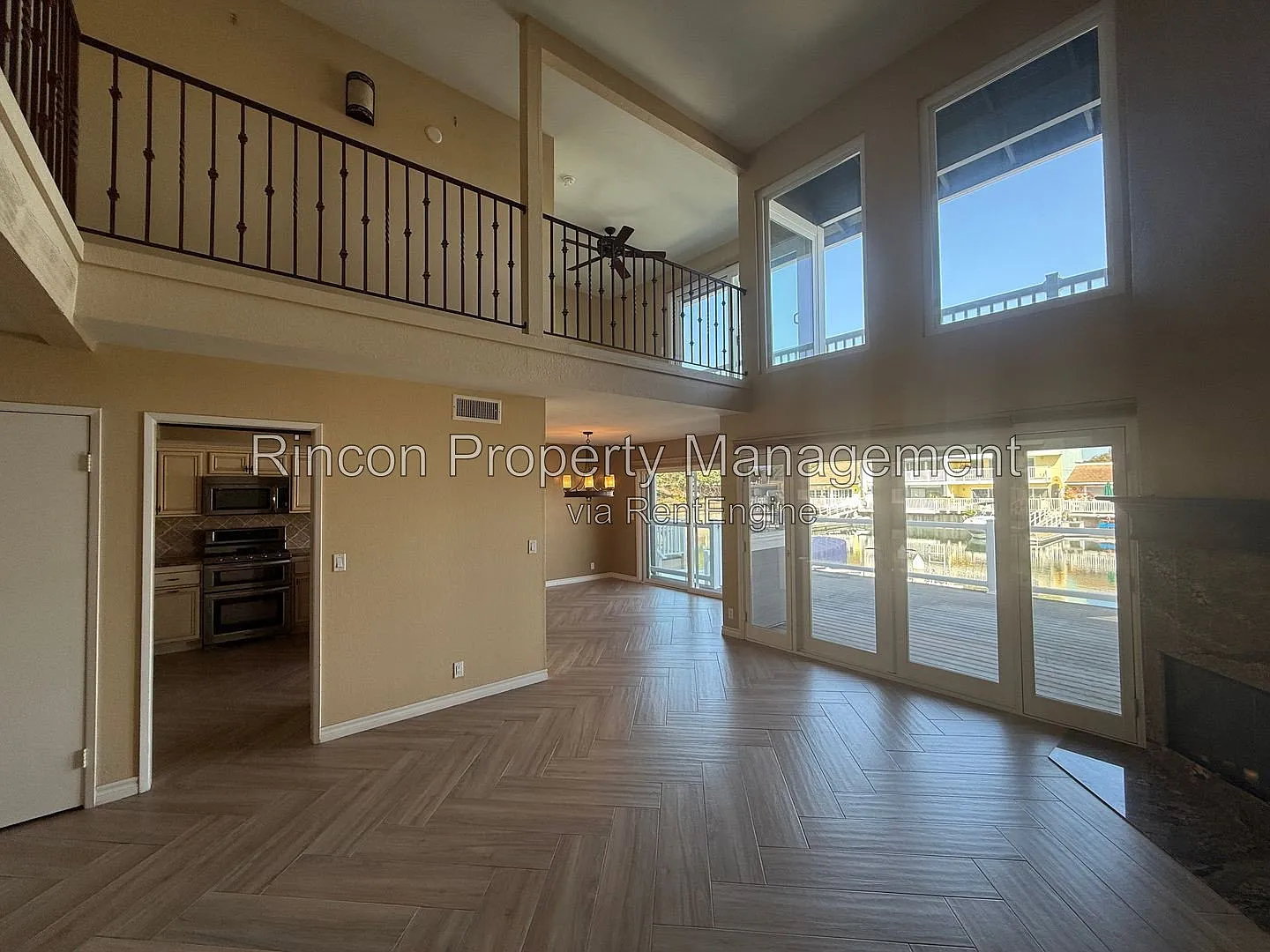 3 bed, 2.0 bath, 1804 sqft, $5,200 — Photo 4