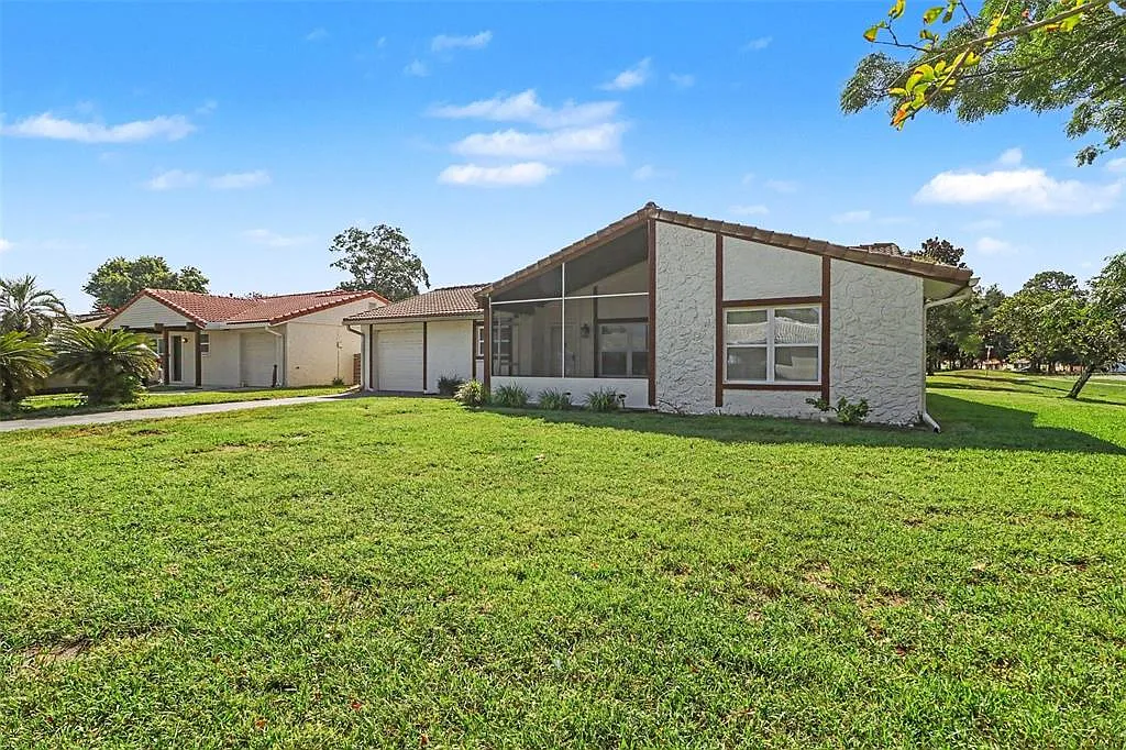 2 bed, 2.0 bath, 1554 sqft, $2,125 — Photo 2