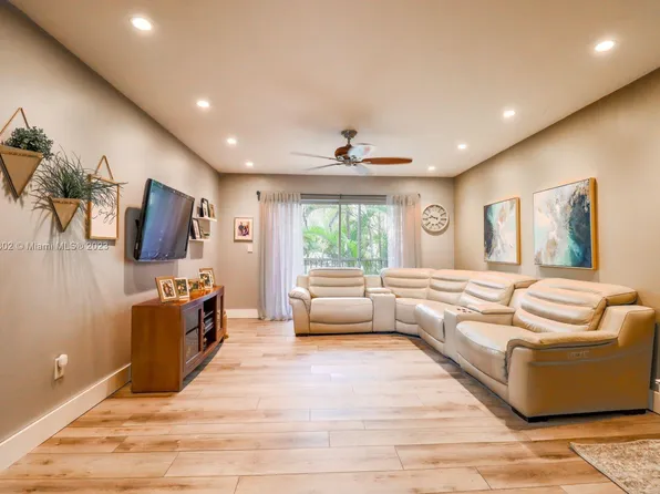 21121 SW 85th Ave APT 205, Cutler Bay, FL 33189